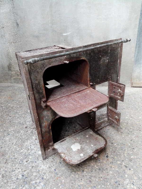 cocina economica horno 2puertas hierro 81x80.5x52 1u